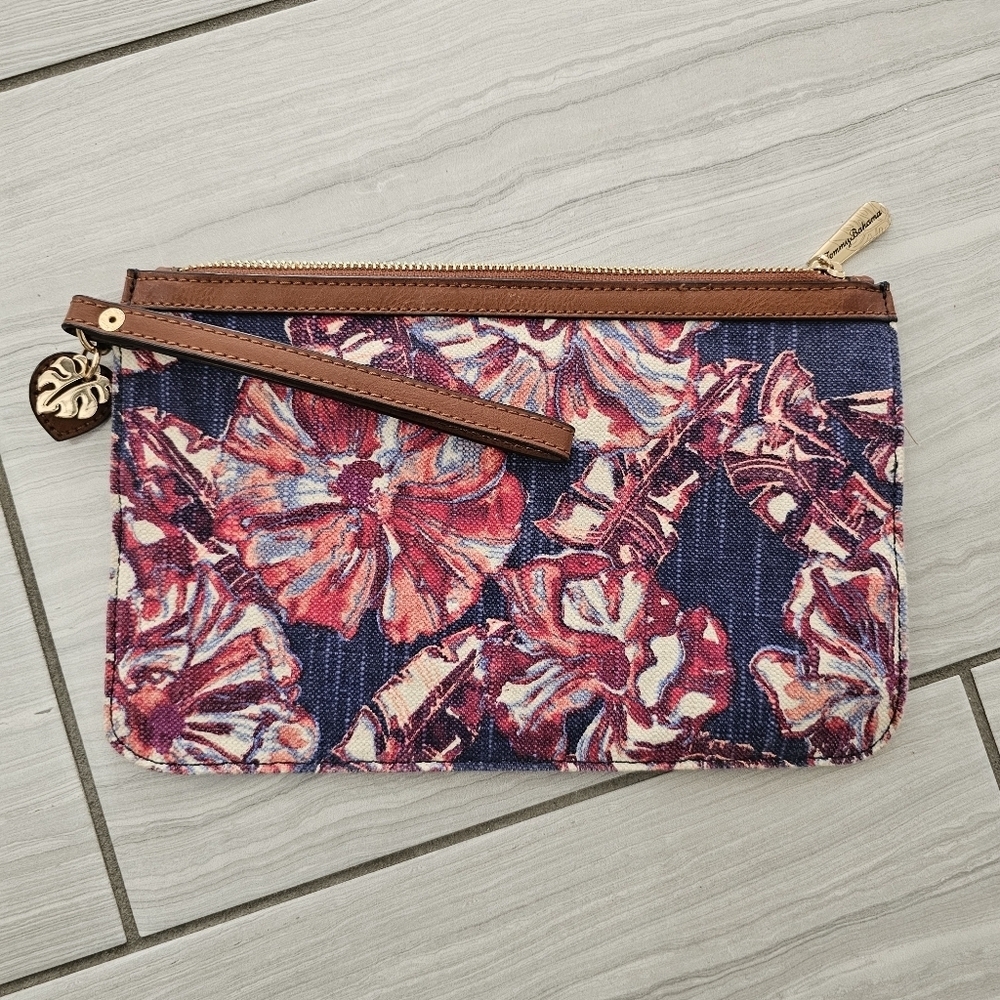 Tommy Bahama Linen Blend Wristlet